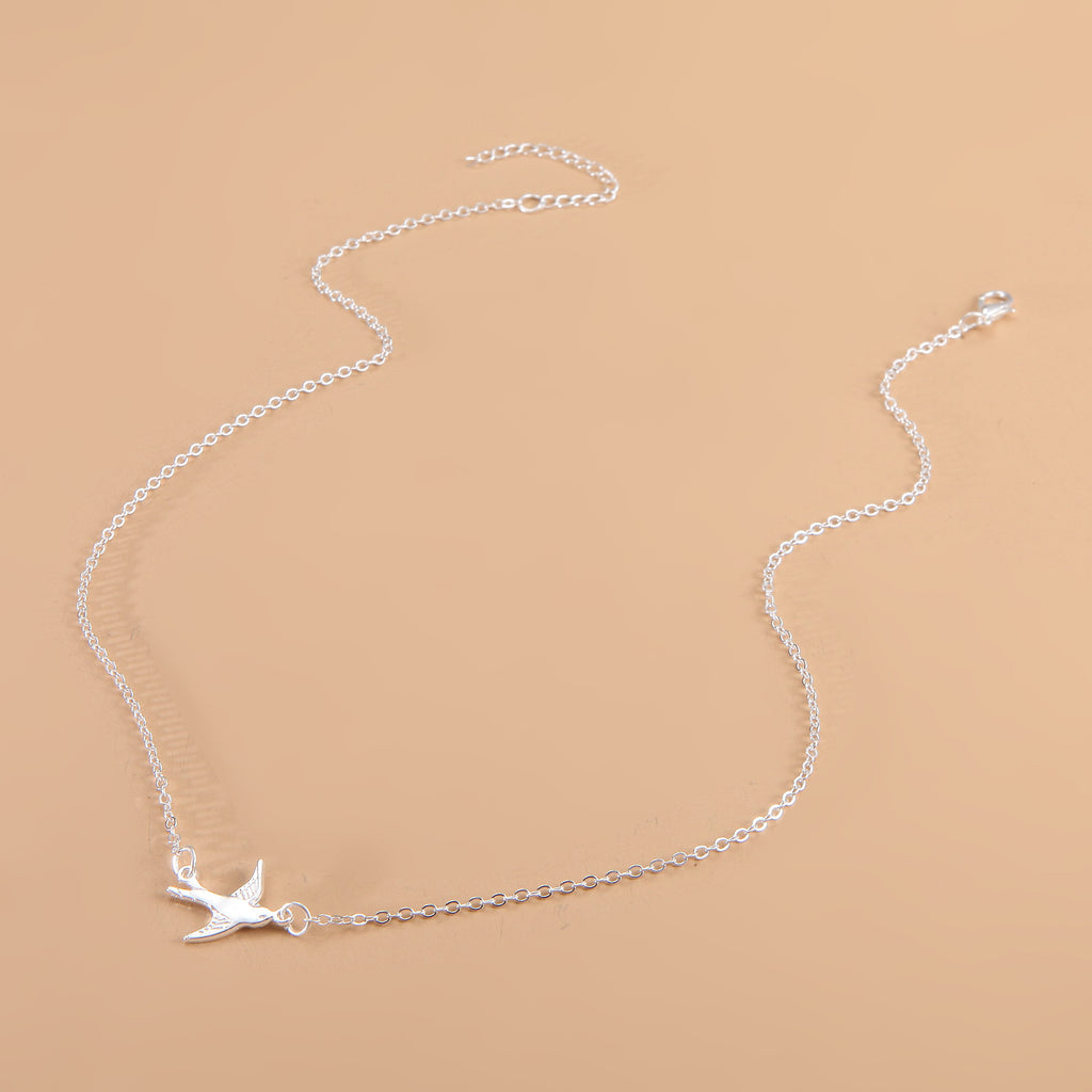 Horizontal Alloy Bird Pendant Necklace Womens Short Clavicle Chain