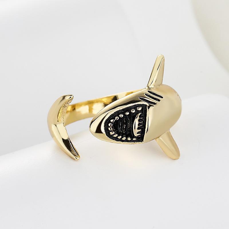 Retro Minimalist Open-End Womens Ring With A Great White Shark Design